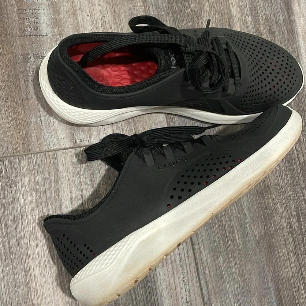 Crocs Lite Ride Pacer Sneaker - Picture 4 of 9